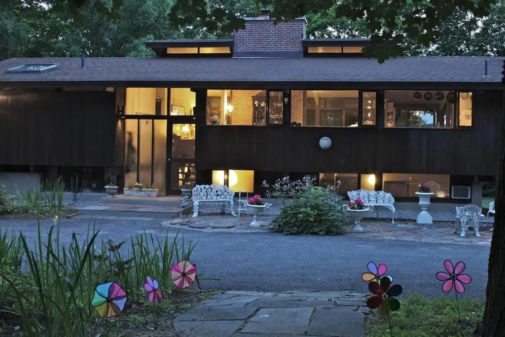 The Cottage B and B
