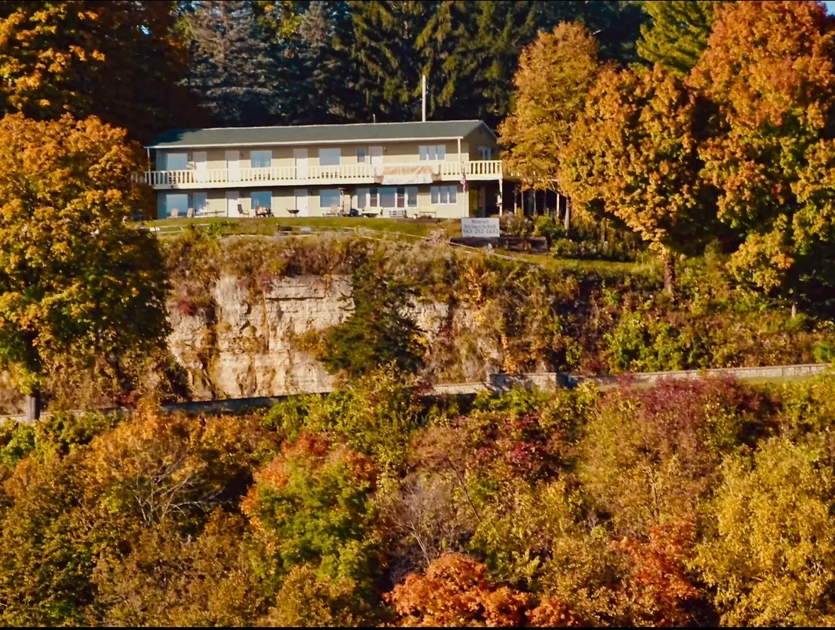 Eagle View Motel & Retreat