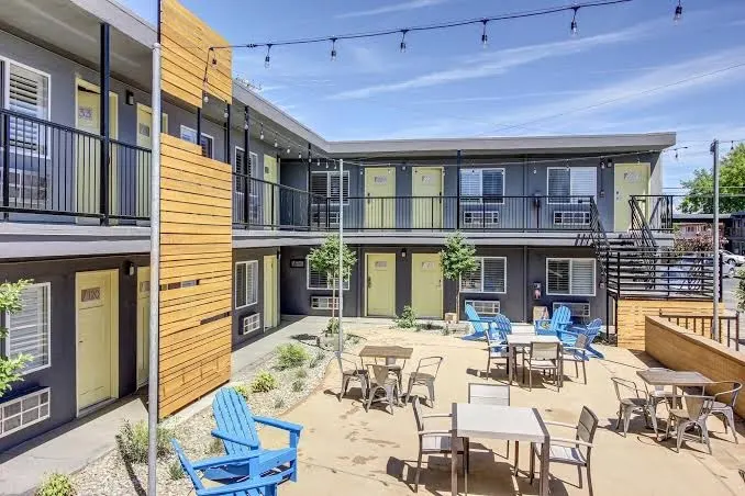 Americana Modern Hotel