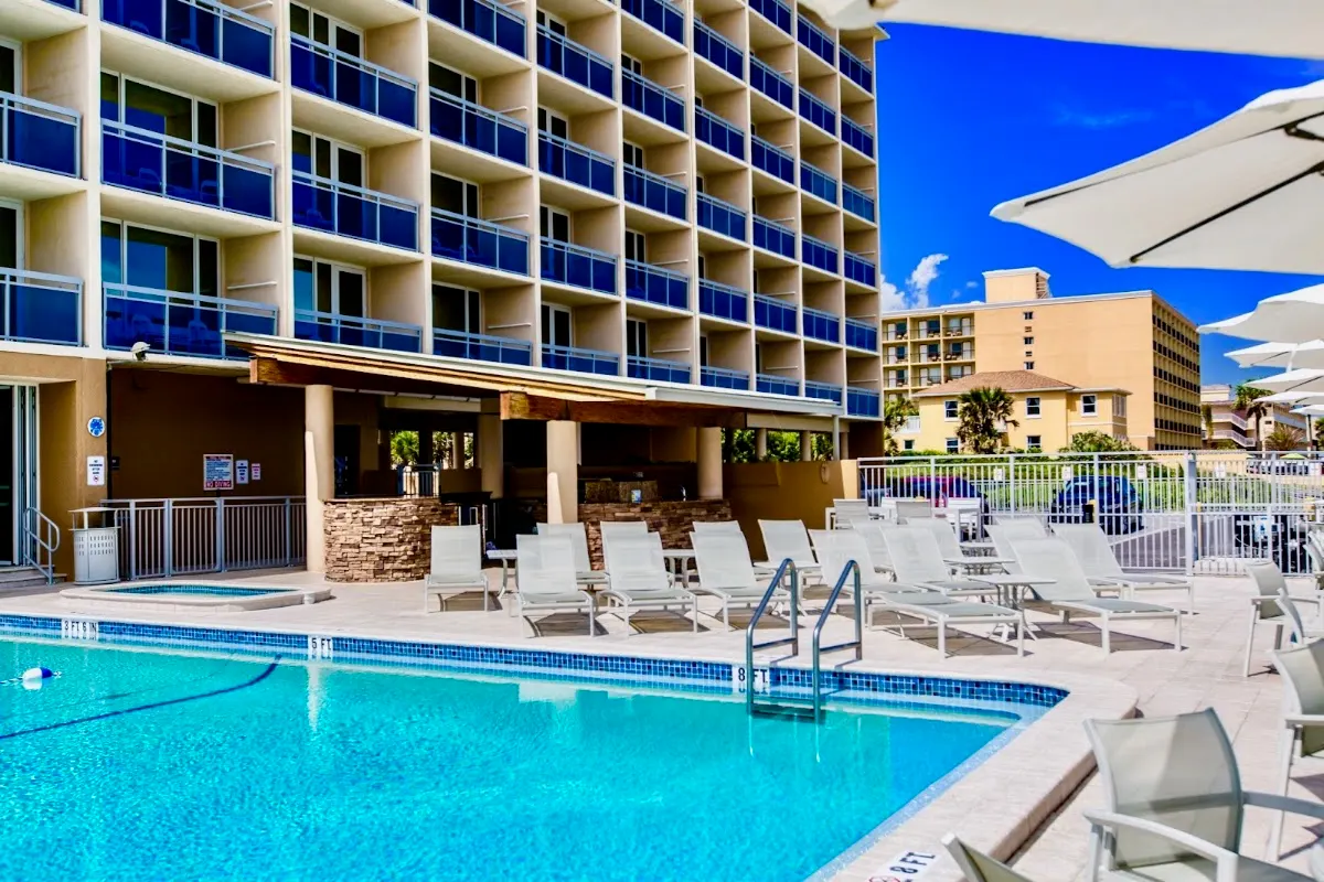 Georgian Inn Beach Club