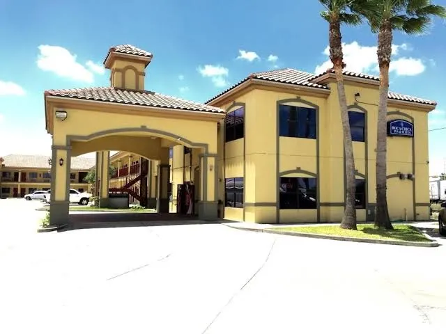 Boca Chica Inn & Suites