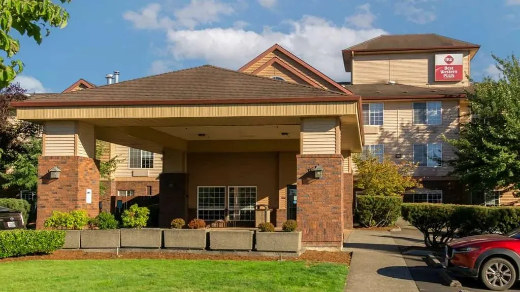 Best Western Plus Park Place Inn & Suites