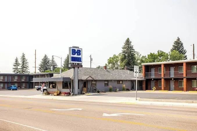B & B Motel