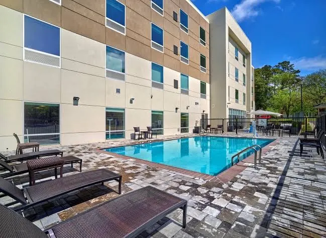 Holiday Inn Express & Suites Huntsville - Space Center, an IHG Hotel