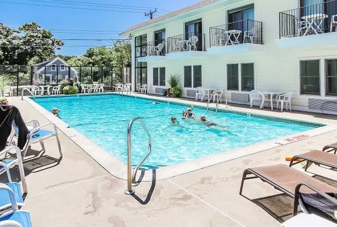 Holly Tree Resort