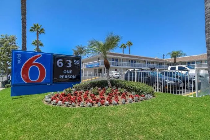 Motel 6 Santa Ana, CA