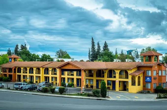 Crossroads Inn - Downtown Sacramento