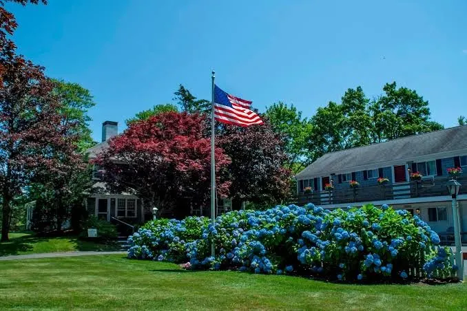 Sesuit Harbor House