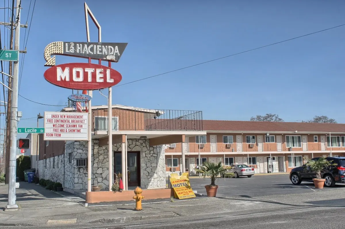 La Hacienda Motel