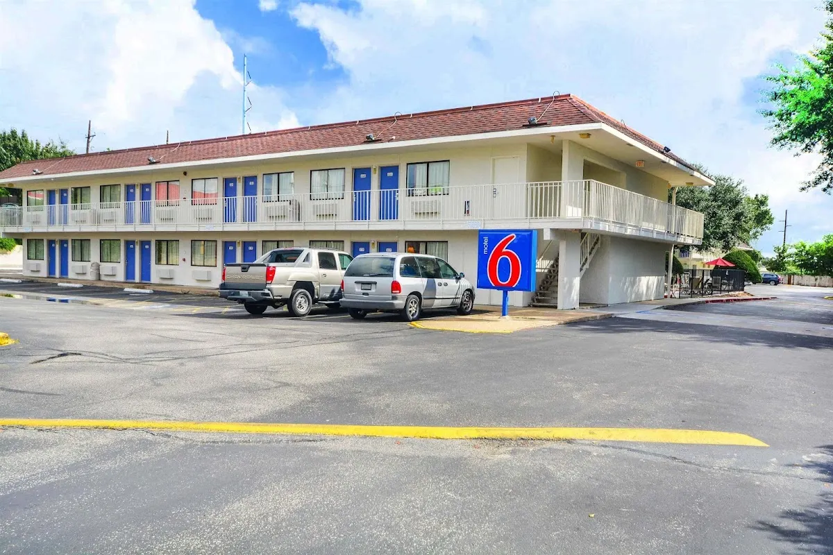 Motel 6 Huntsville, TX
