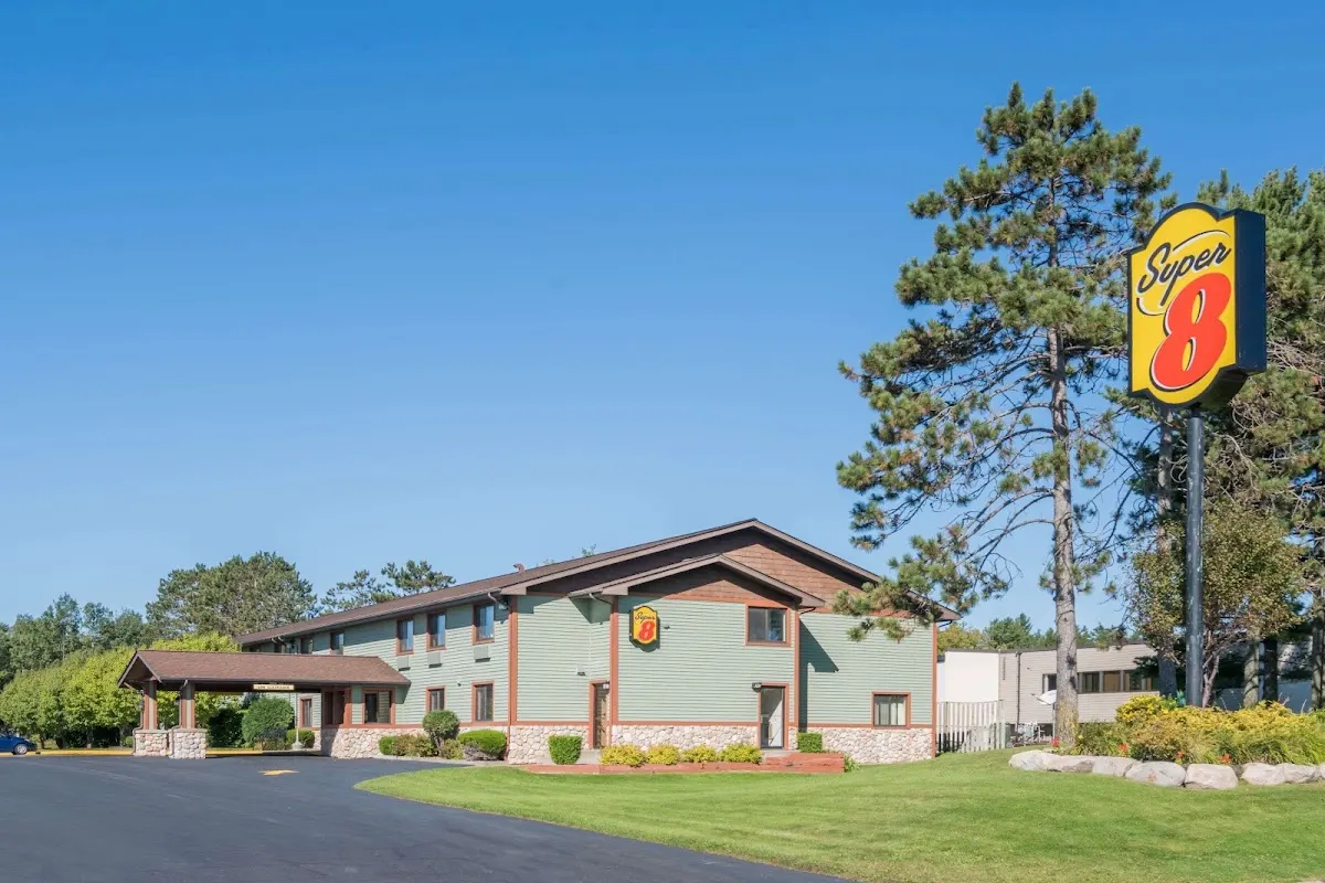 Super 8 by Wyndham Baxter/Brainerd Area