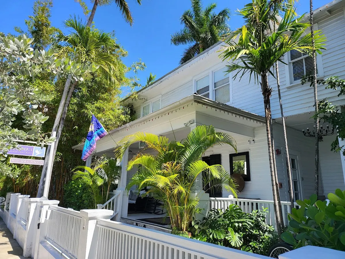 Alexander's Guesthouse-Adult Exclusive