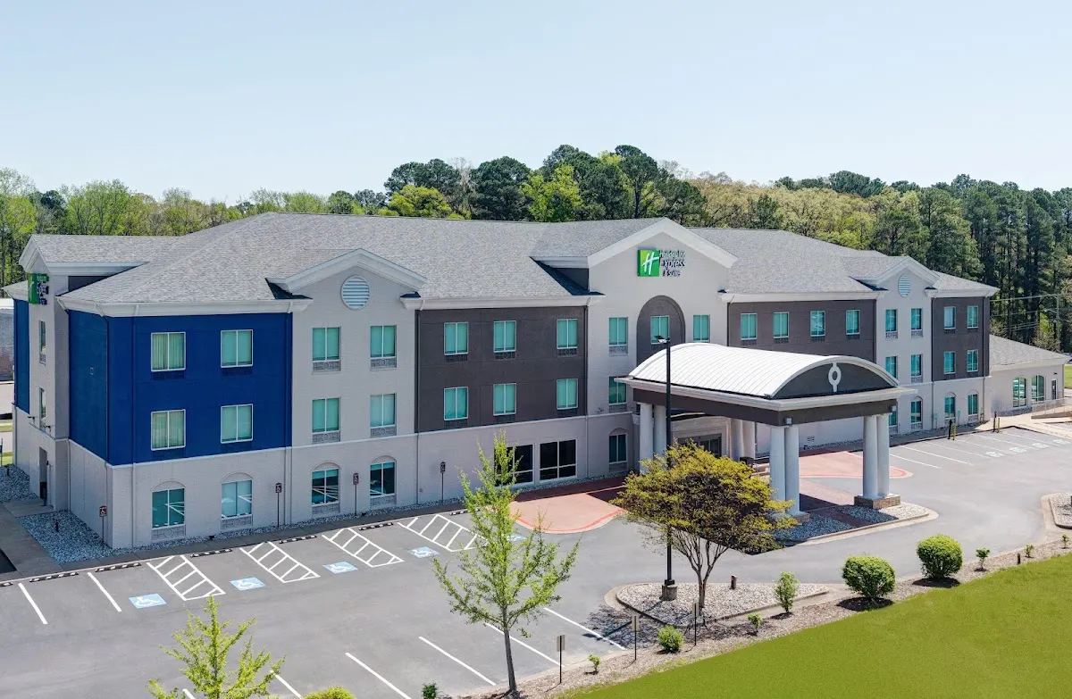 Holiday Inn Express & Suites Little Rock-West by IHG