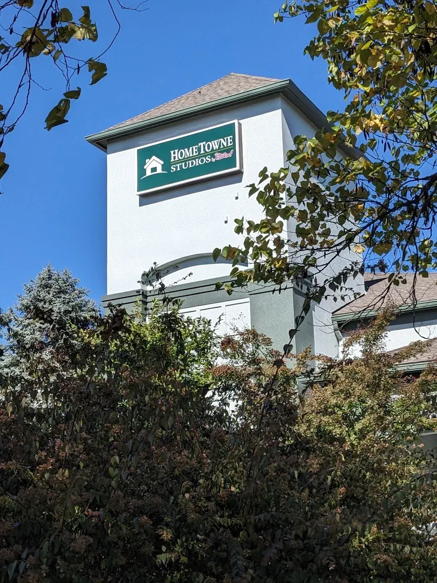 HomeTowne Studios Chantilly