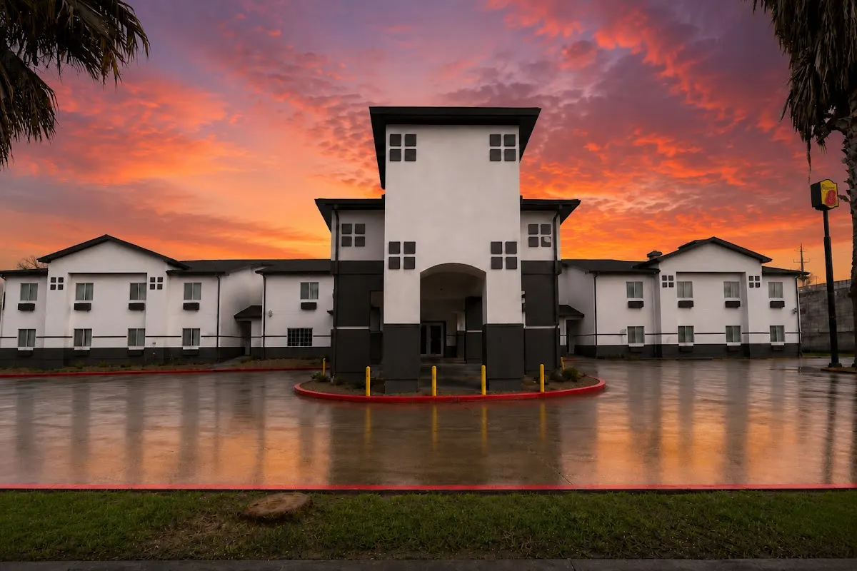Super 8 by Wyndham Brenham TX