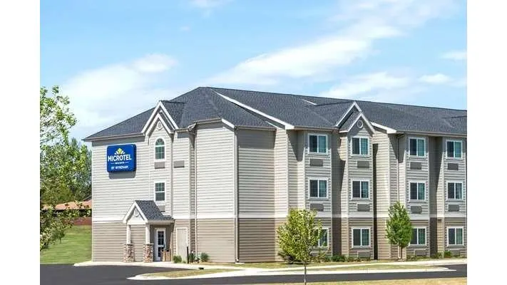 Microtel Inn & Suites by Wyndham Dickinson
