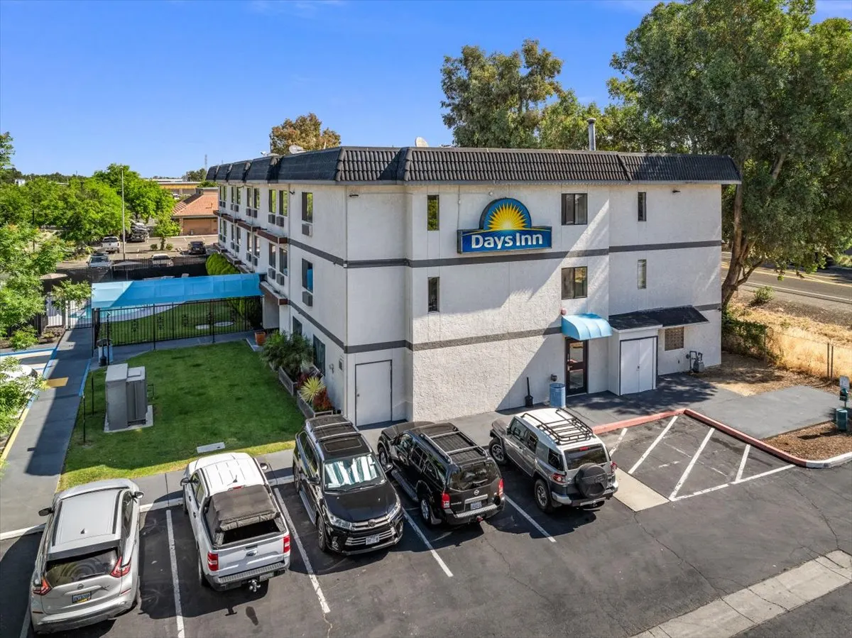 Days Inn by Wyndham Woodland