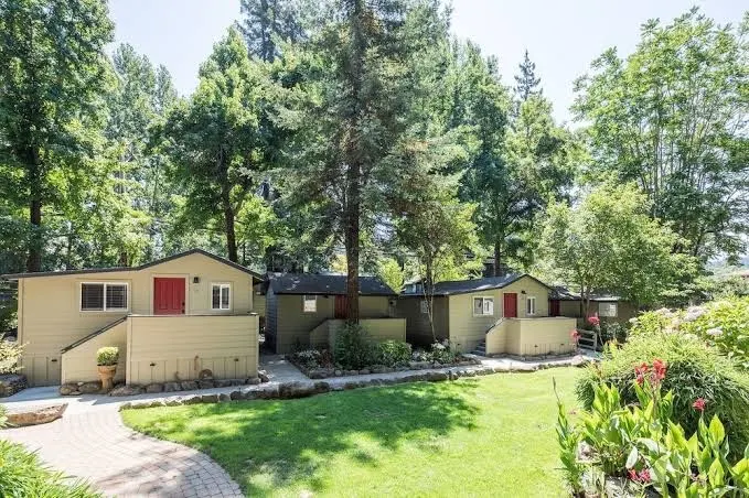 Cottages On River Road