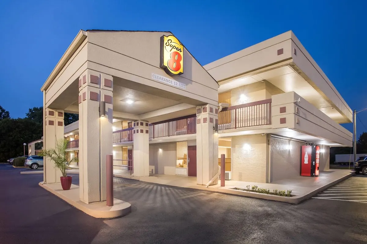 Super 8 by Wyndham Commerce