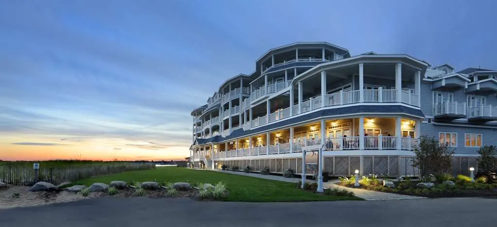 Madison Beach Hotel, Curio Collection by Hilton