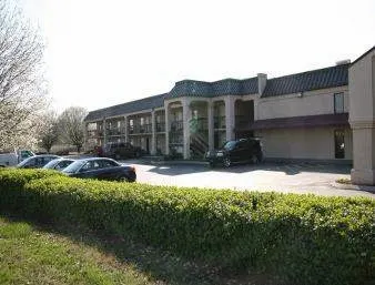Super 8 by Wyndham Manchester TN