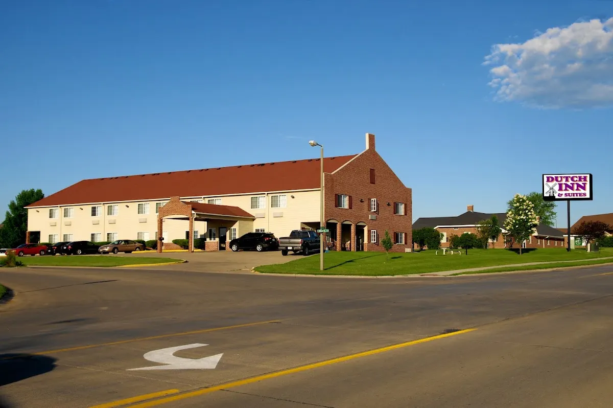 Dutch Inn and Suites