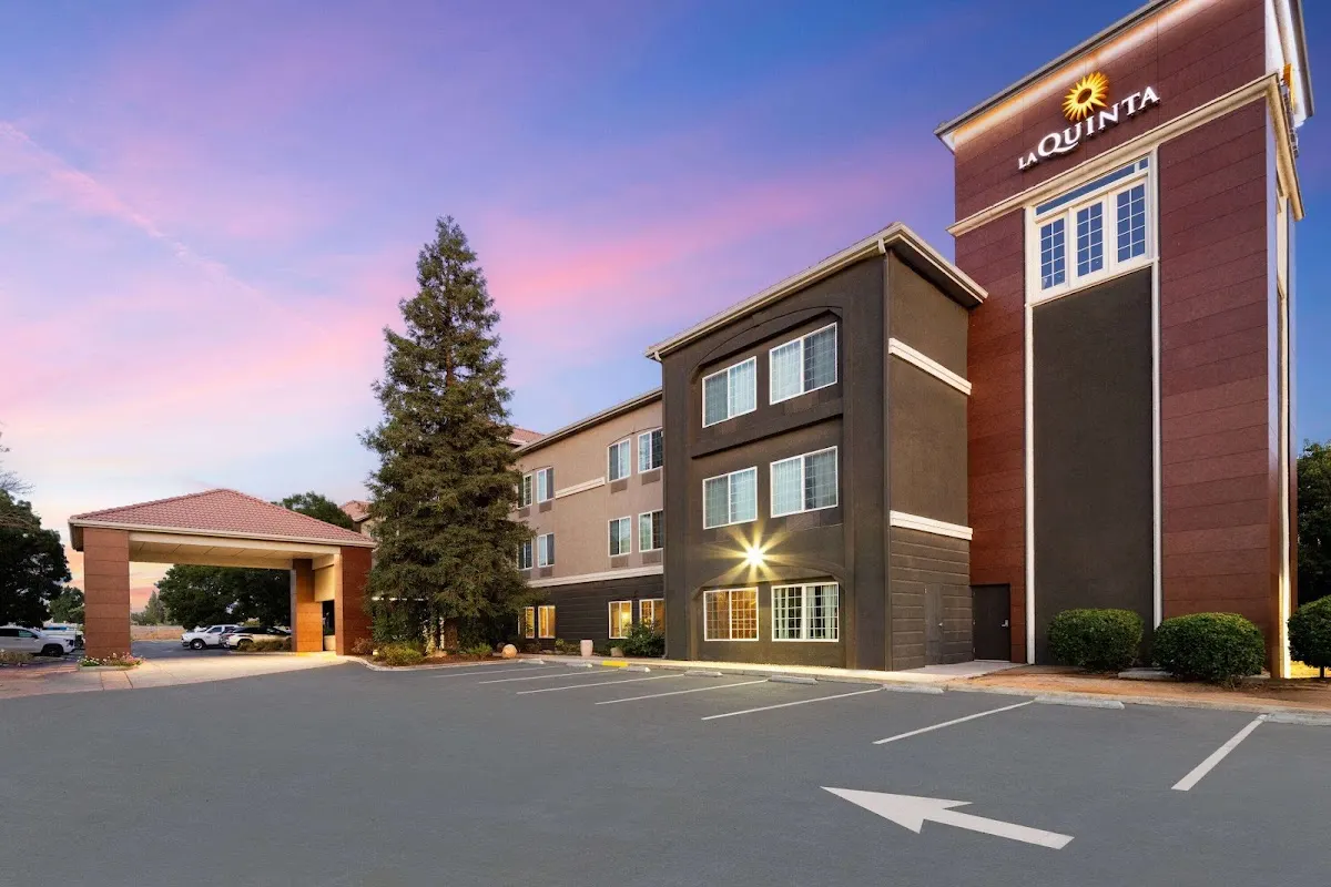 La Quinta Inn & Suites by Wyndham Bakersfield North