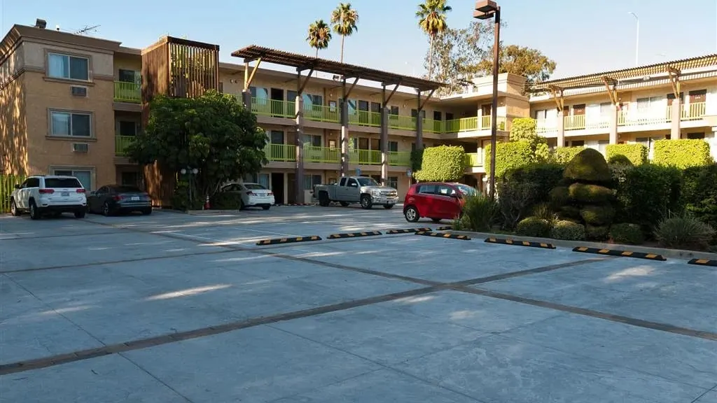 GlenRock Inn & Suites