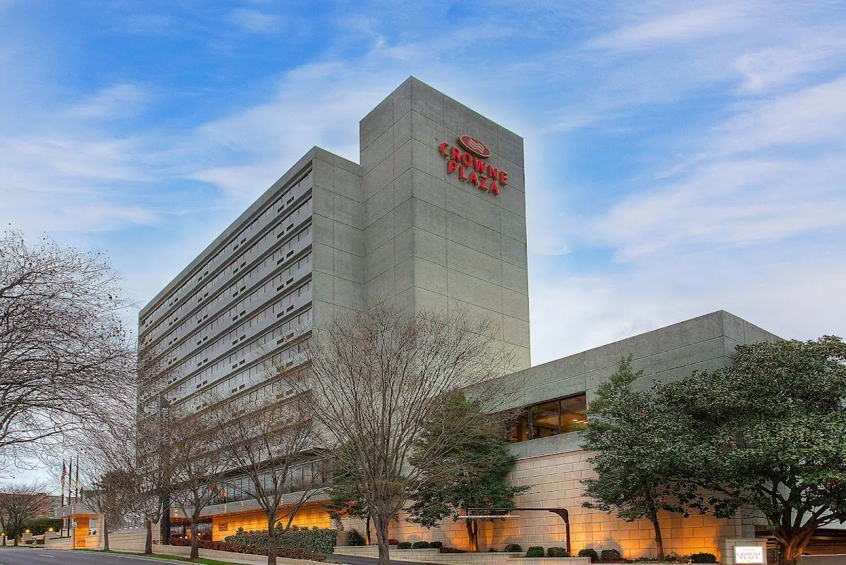 Crowne Plaza Knoxville Downtown University by IHG