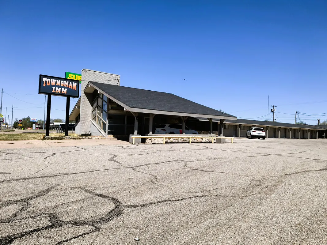 Townsman Inn Larned