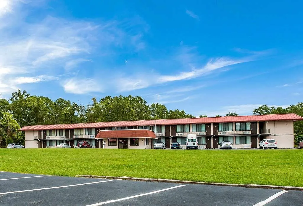 Red Carpet Inn & Suites 524 NJ-73 Hammonton NJ