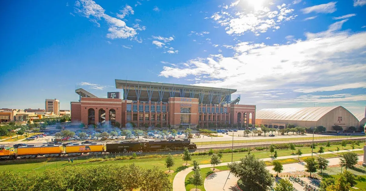 Holiday Inn & Suites College Station-Aggieland by IHG