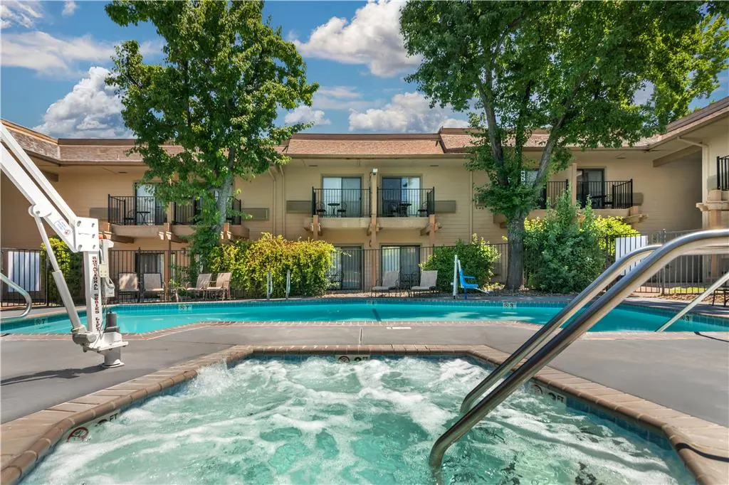 Best Western Plus Sonora Oaks Hotel & Conference Center
