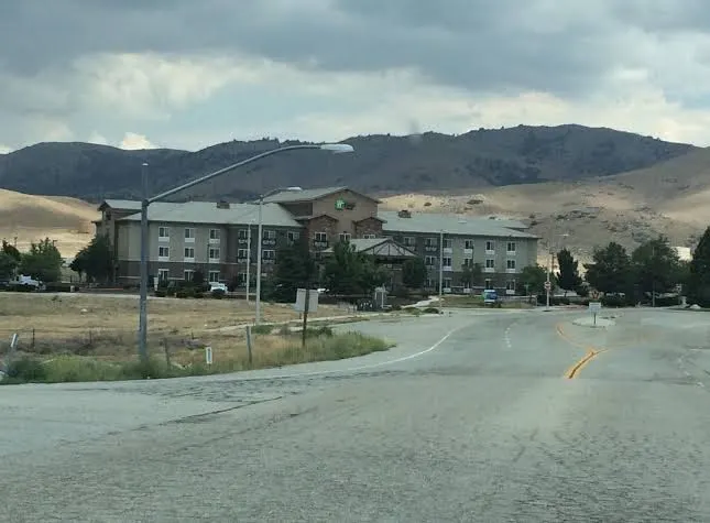 Holiday Inn Express & Suites Tehachapi Hwy 58/Mill St. by IHG