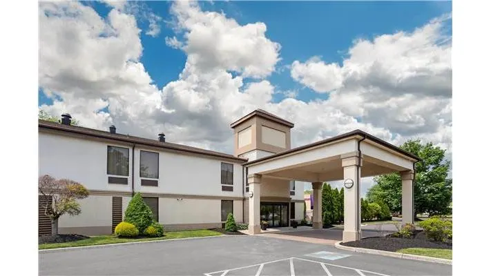 Quality Inn & Suites NJ State Capital Area