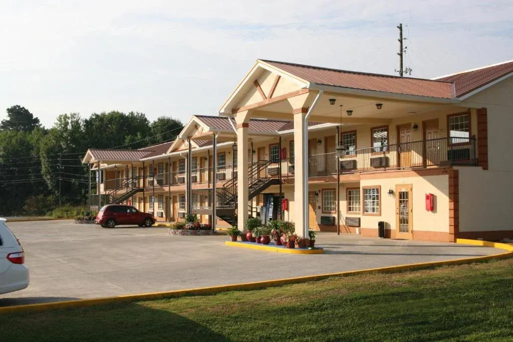 Coach Inn Summerville GA